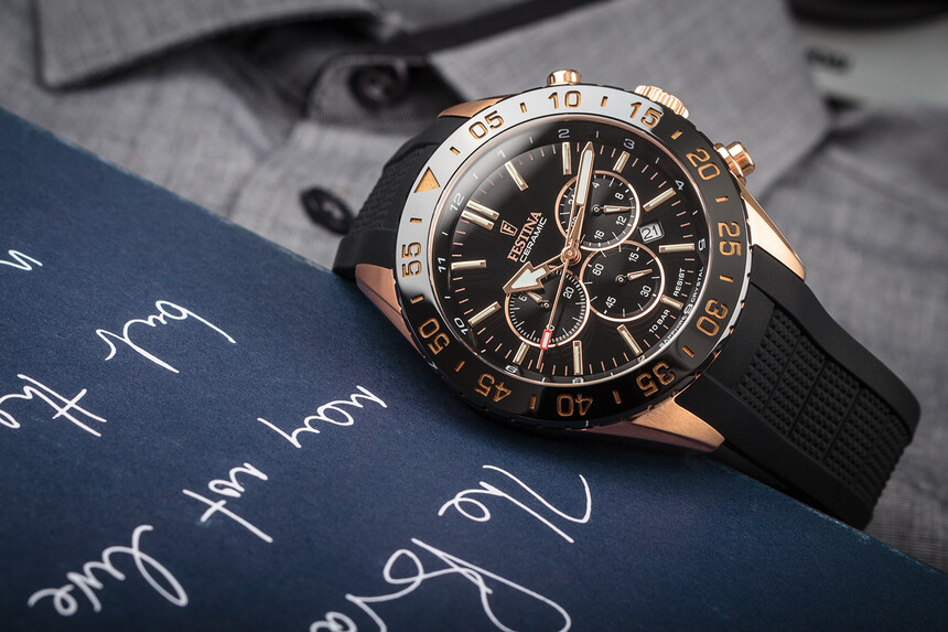 Varianta cu cadran negru.