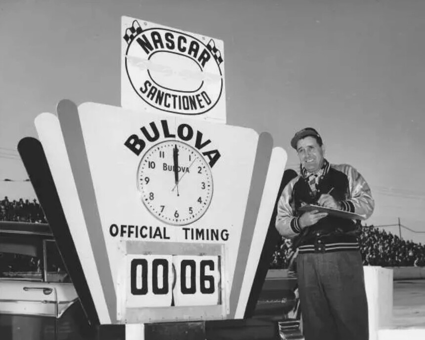 Bulova ca sistem oficial de cronometrare al curselor NASCAR. Sursa: www.bulova.com