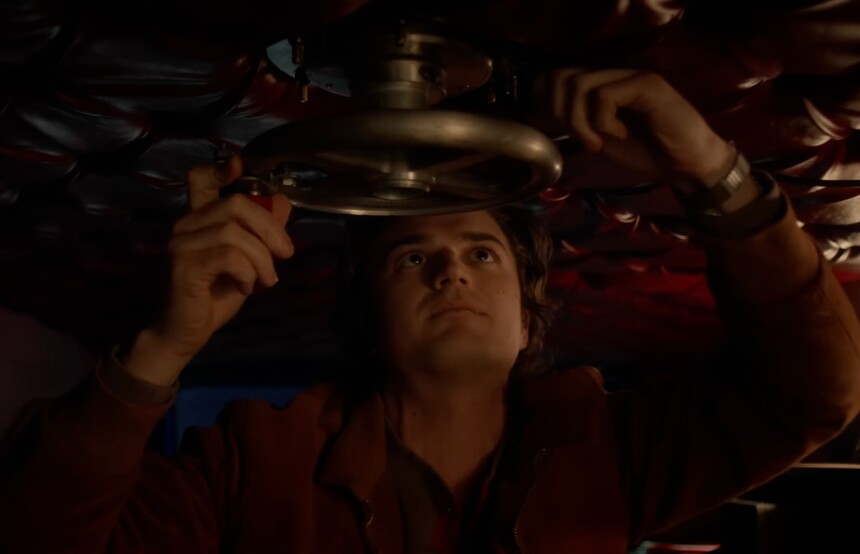 Steve poartă probabil un Casio digital pe care azi îl găsim ca AQ800.