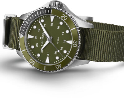 Hamilton Khaki Navy Scuba Quartz H82241961