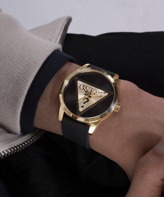 Guess Badge GW0781G4