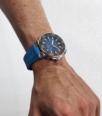 Oris Aquis Date Automatic 01 400 7769 6355-07 4 22 75FC | Hodinky