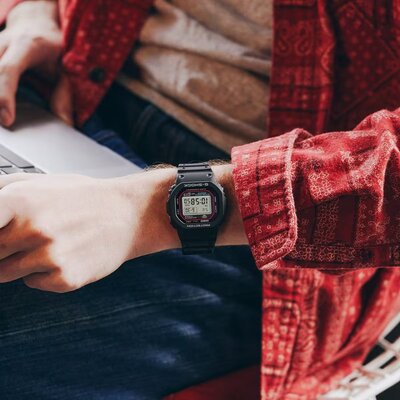 Casio G-Shock Original DW-5000R-1AER Re-creating the original design of the first G-Shock