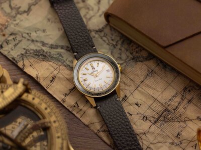 Rado Captain Cook Over-Pole R32193018 Limited Edition 1962 pcs (+ curea de rezervă și geantă de călătorie)