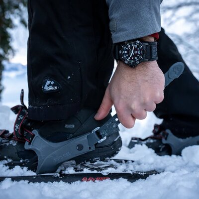 Luminox Navy Seal 4230 Series XS.4231.SET (+ curea de rezervă)