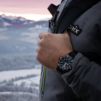 Luminox Navy Seal 4230 Series XS.4231.SET (+ curea de rezervă)