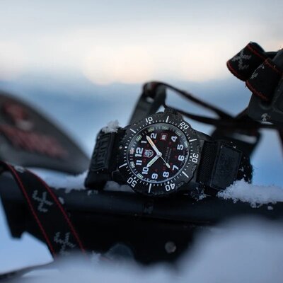 Luminox Navy Seal 4230 Series XS.4231.SET (+ curea de rezervă)