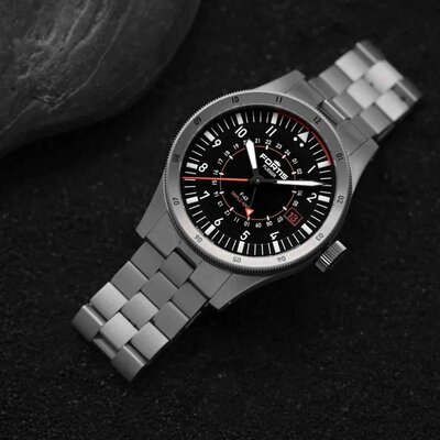Fortis Flieger F-43 Triple-GMT Automatic COSC Chronometer F4260000