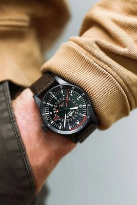 Fortis Flieger F-43 Triple-GMT Automatic COSC Chronometer F4260004 Limited Edition 100pcs (+ curea de rezervă)