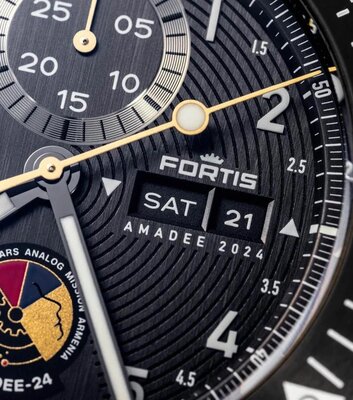 Fortis Novonaut N-42 Automatic Chronograph Amadee-24 F2040016 Limited Edition 100pcs (+ curea de rezervă)