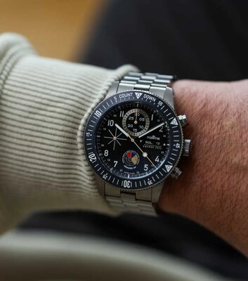 Fortis Novonaut N-42 Automatic Chronograph Amadee-24 F2040016 Limited Edition 100pcs (+ curea de rezervă)