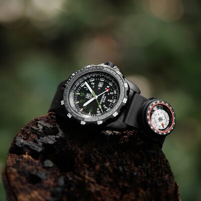 Luminox Land Recon Nav Spec XL.8837.SET (+ curea de rezervă)