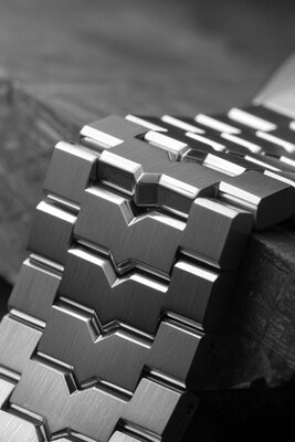 Prim Orlík 42 Meteorit Manufacture Automatic 95-112-557-00-1 Limited Edition 50pcs "Temný vesmír"