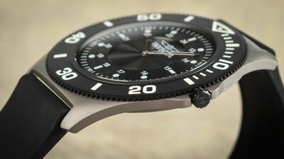 Invicta Reserve Slim Quartz 44mm 23761