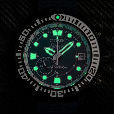 Citizen Promaster Satellite-Wave Eco-Drive Diver's CC5006-06L (+ náhradní řemínek)