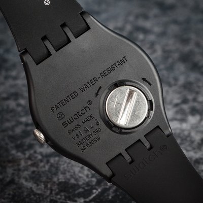 Swatch Mickey Blanc Sur Noir SUOZ337 Mickey Mouse x Keith Haring