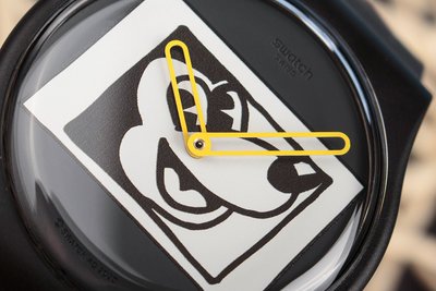 Swatch Mickey Blanc Sur Noir SUOZ337 Mickey Mouse x Keith Haring